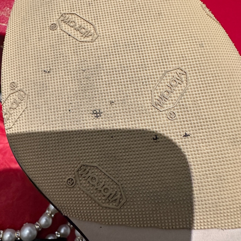 RENE CAOVILLA
Eliza 40 Leather Pearl Thong Heeled Sandals - Picture 5 of 6